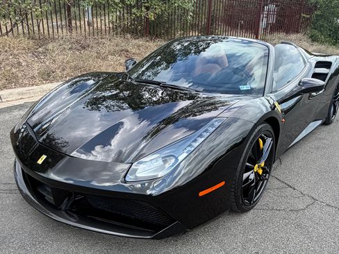 Used 2017 Ferrari 488 Spider RWD image 11