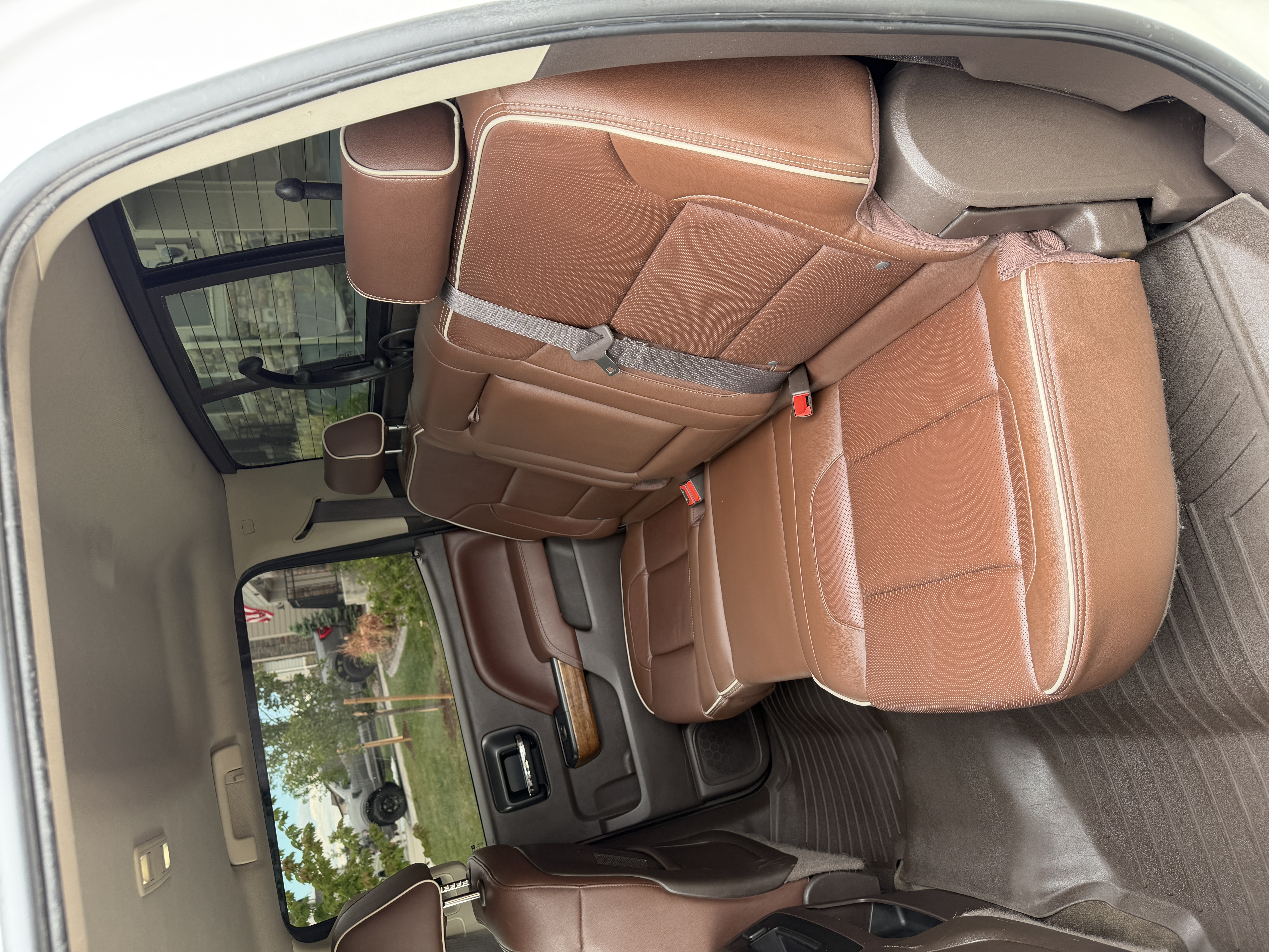 Used 2015 Chevrolet Silverado 1500 High Country w/ High Country Premium Package AWD/4WD image 15