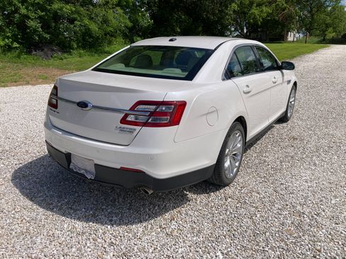 Used 2018 Ford Taurus Limited w/ Driver Assist Package FWD image 13