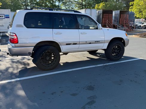 Used 2004 Toyota Land Cruiser image 5
