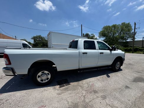 Used 2024 RAM 2500 Tradesman w/ Chrome Appearance Group AWD/4WD image 2