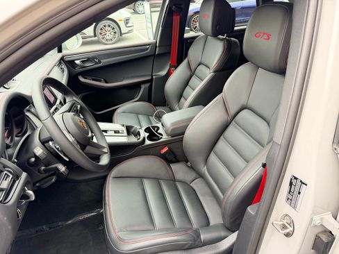 Used 2023 Porsche Macan GTS image 10