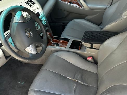 Used 2011 Toyota Camry XLE w/ XLE Extra-Value Pkg #1 FWD image 9