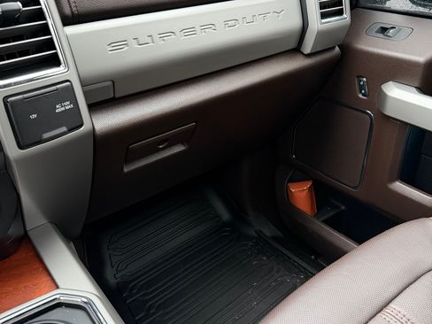 Used 2017 Ford F250 King Ranch w/ King Ranch Ultimate Package image 18