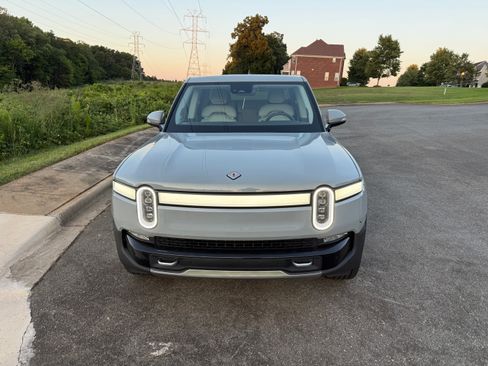 Used 2024 Rivian R1T Adventure AWD/4WD image 2
