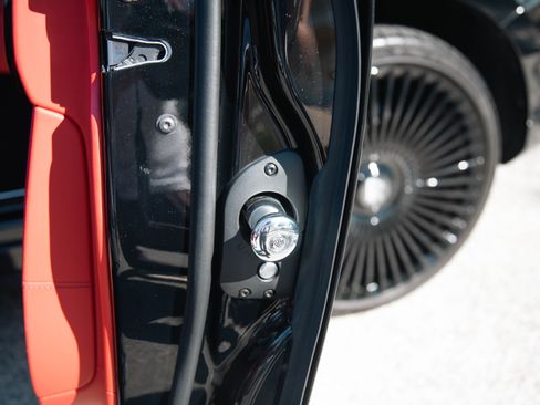 Used 2020 Rolls-Royce Cullinan image 17