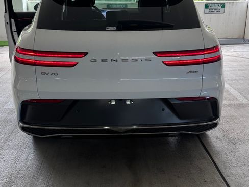 Used 2026 Genesis GV70 2.5T AWD/4WD image 9