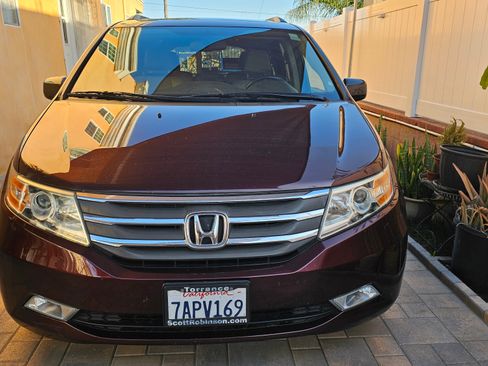 Used 2013 Honda Odyssey EX-L image 1