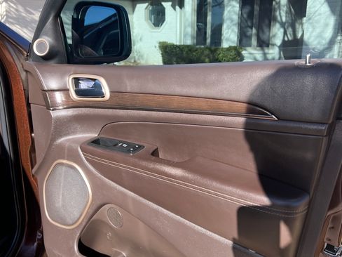 Used 2014 Jeep Grand Cherokee Summit image 21