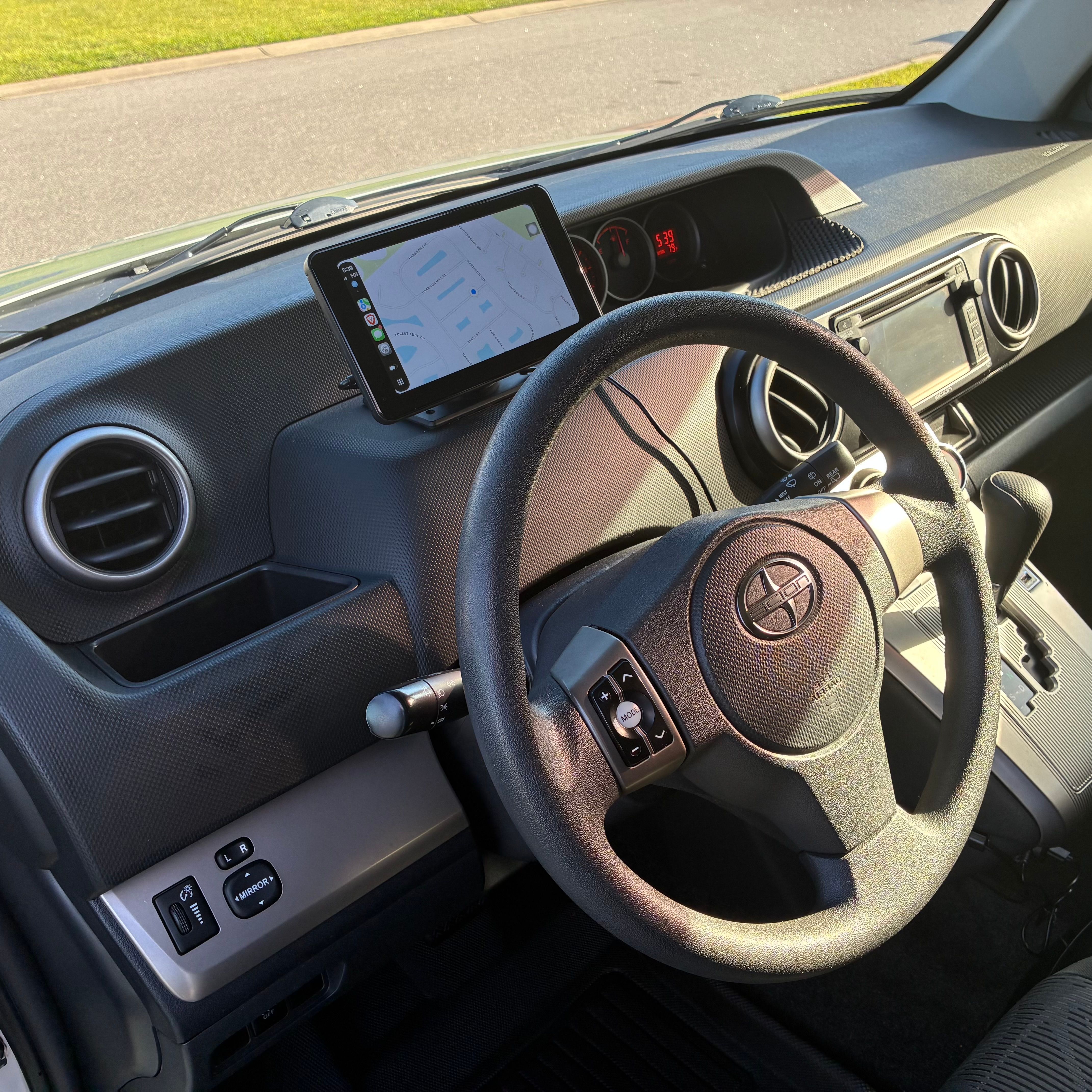 Used 2015 Scion xB FWD image 9