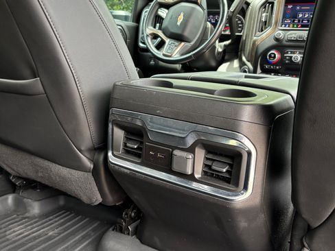 Used 2022 Chevrolet Silverado 3500 High Country AWD/4WD image 9