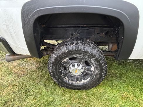 Used 2009 Chevrolet Silverado 2500 LTZ w/ Safety Package image 14