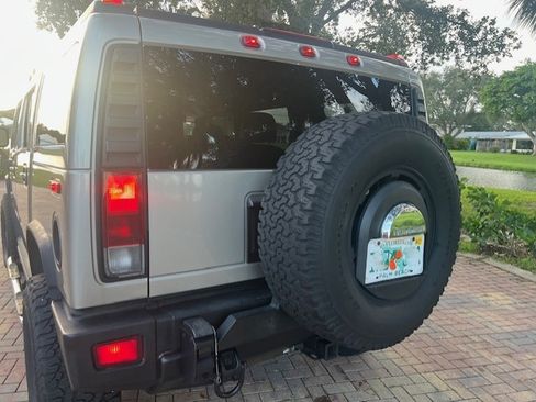 Used 2005 HUMMER H2 w/ Preferred Equipment Group image 26