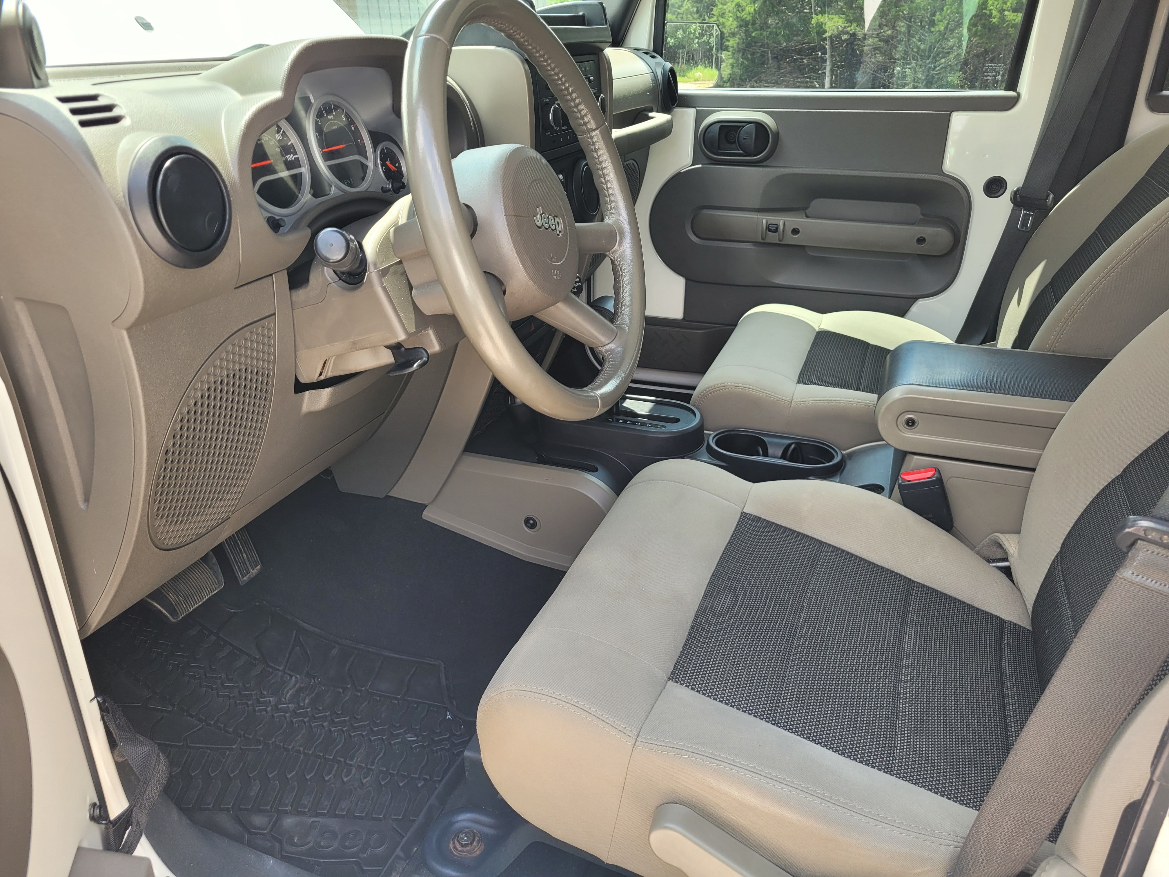 Used 2010 Jeep Wrangler Unlimited Sport AWD/4WD image 10