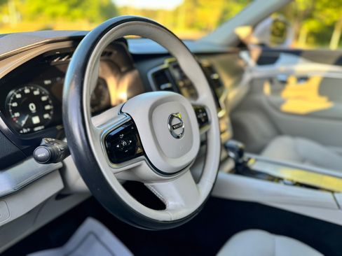 Used 2016 Volvo XC90 T5 Momentum FWD image 21