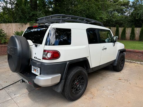 Used 2014 Toyota FJ Cruiser 4WD w/ Convenience Package image 4