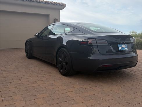 Used 2023 Tesla Model S Standard Range image 2
