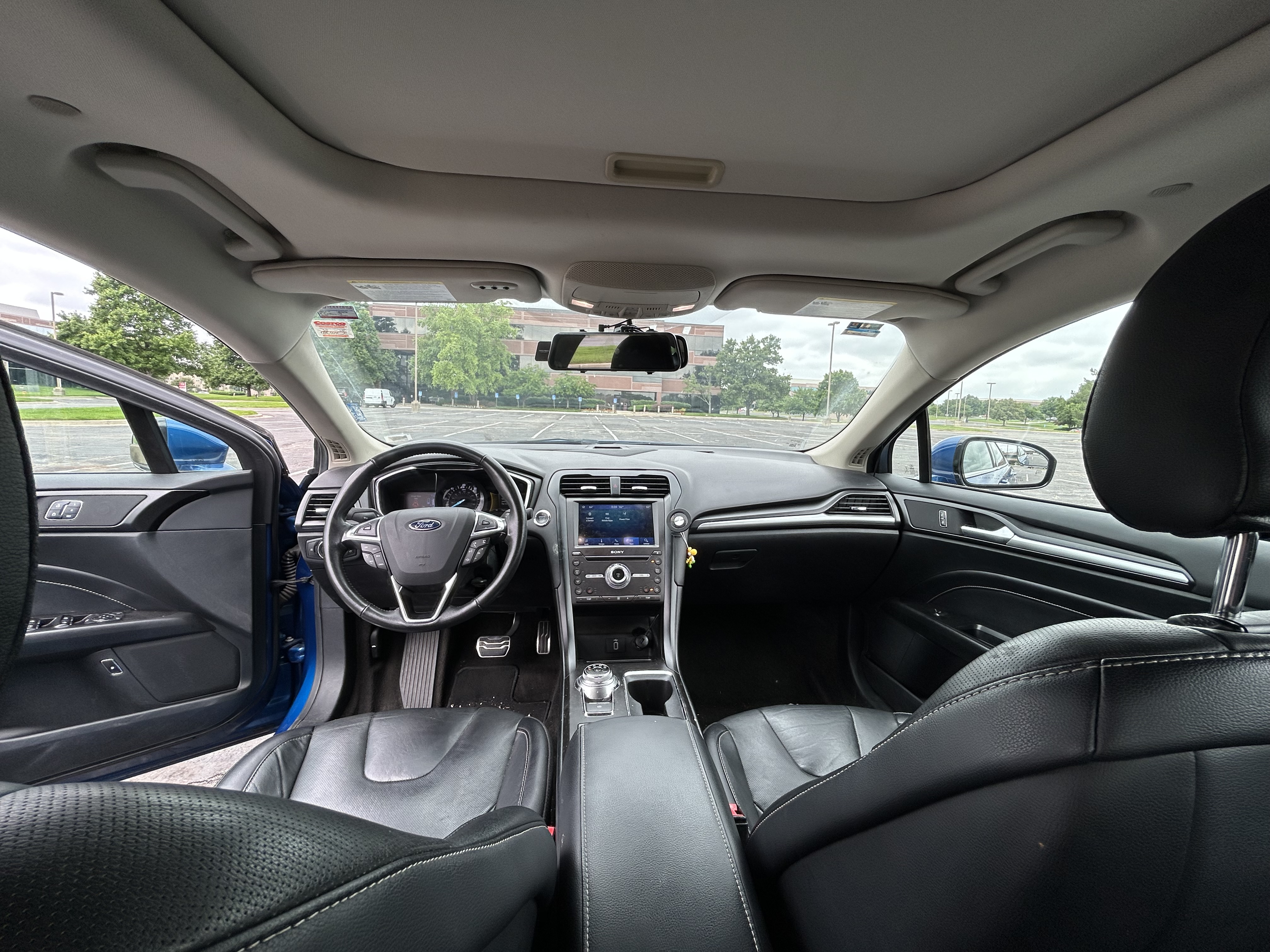 Used 2017 Ford Fusion Titanium FWD image 10