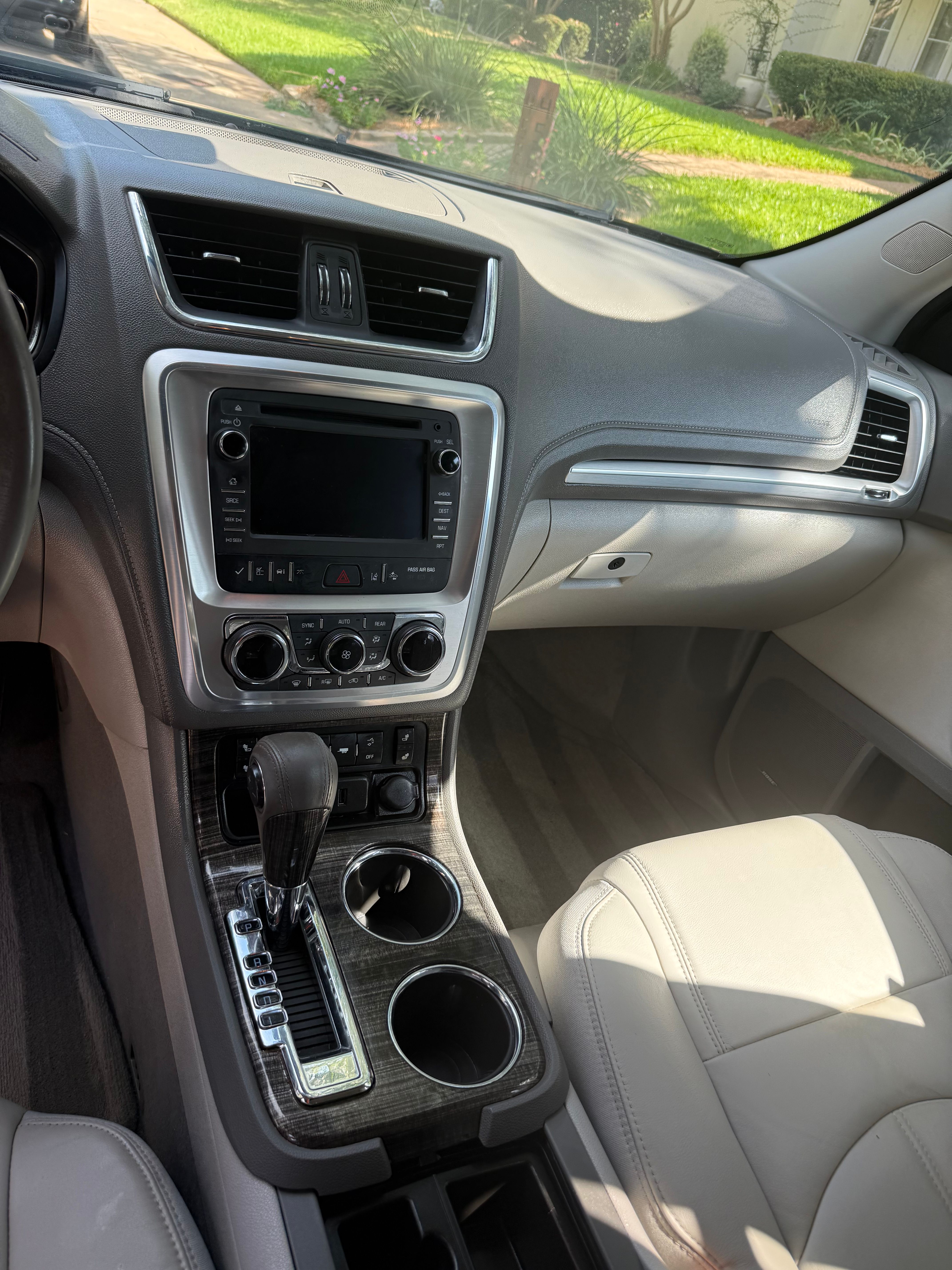 Used 2017 GMC Acadia Limited SLT FWD image 10