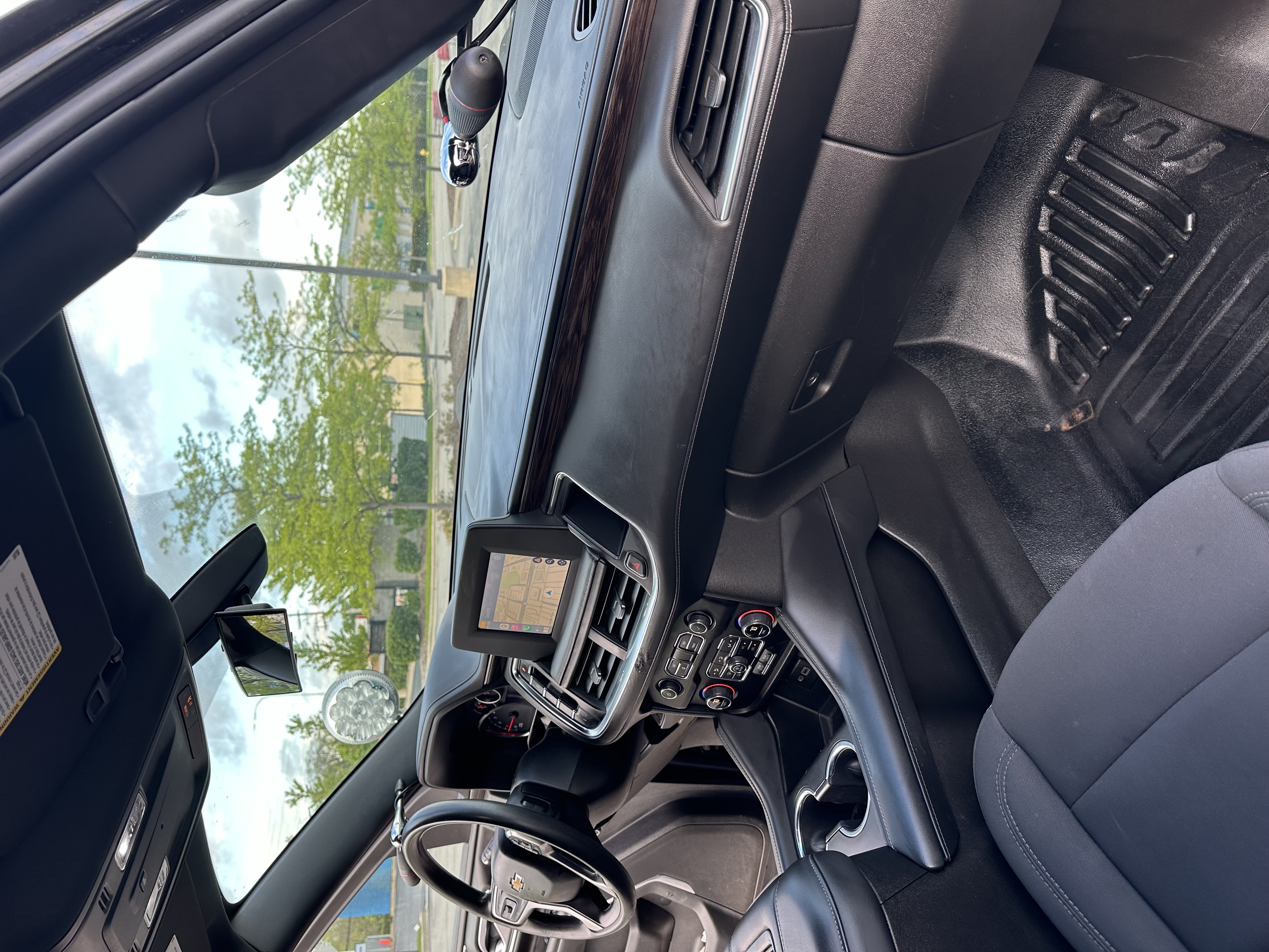Used 2022 Chevrolet Tahoe 2WD w/ Remote Keyless Entry Package image 4