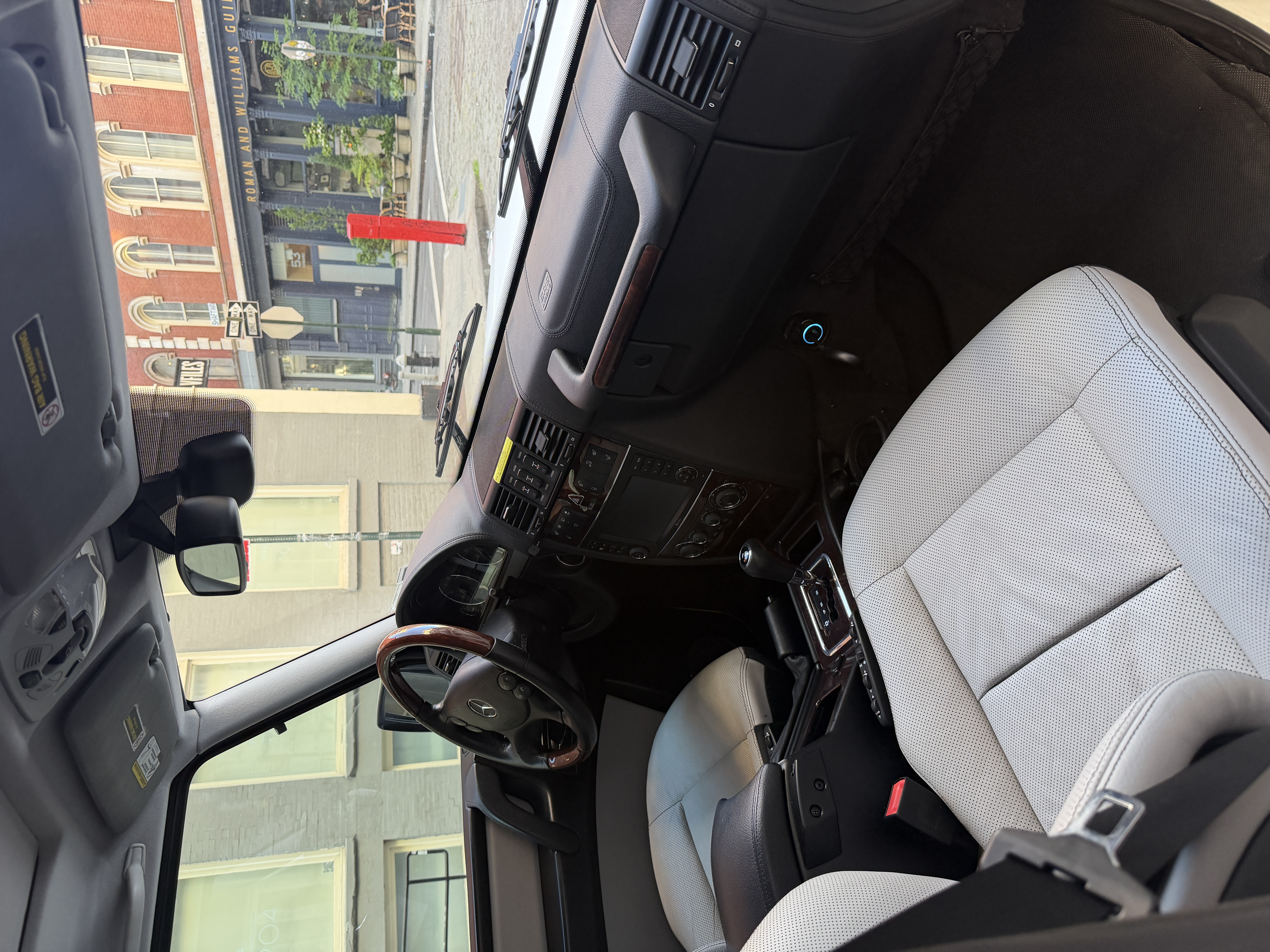 Used 2011 Mercedes-Benz G 550 image 9