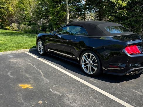 Used 2021 Ford Mustang GT Premium w/ Equipment Group 401A RWD image 6