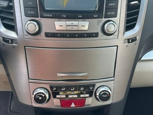 Used 2012 Subaru Outback 2.5i Premium AWD/4WD image 20
