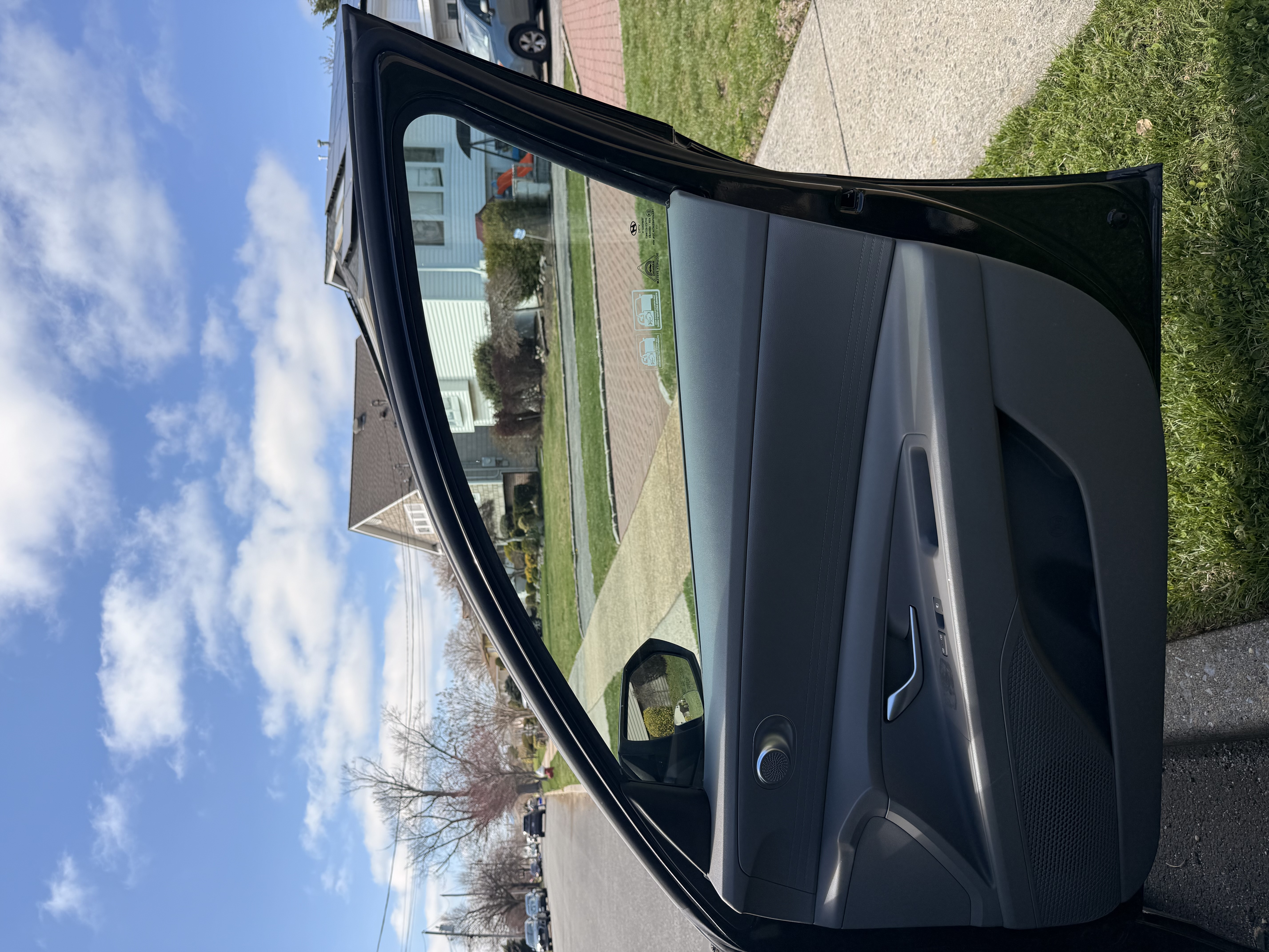 Used 2022 Hyundai Elantra SE w/ Cargo Package FWD image 9