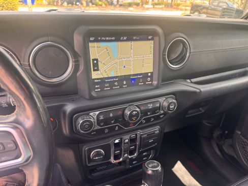 Used 2020 Jeep Wrangler Unlimited Sahara AWD/4WD image 6