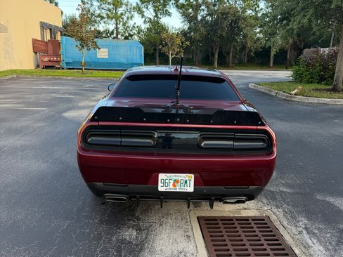 Used 2019 Dodge Challenger GT w/ Plus Package RWD image 10