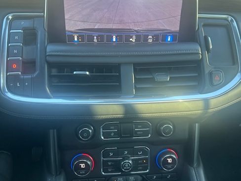 Used 2021 Chevrolet Tahoe LT w/ LT Signature Package image 16