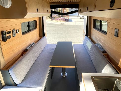 Used 2019 Mercedes-Benz Sprinter 2500 image 10