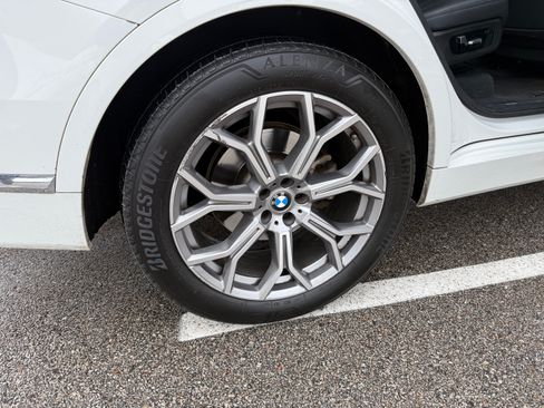 Used 2022 BMW X7 xDrive40i w/ Premium Package image 19