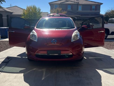 Used 2015 Nissan Leaf S w/ Charge Package image 1