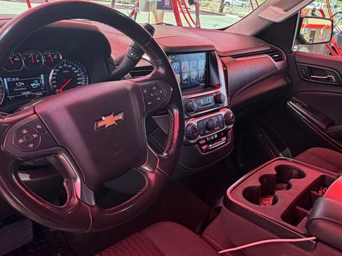 Used 2018 Chevrolet Suburban LS w/ Enhanced Driver Alert Package RWD image 10