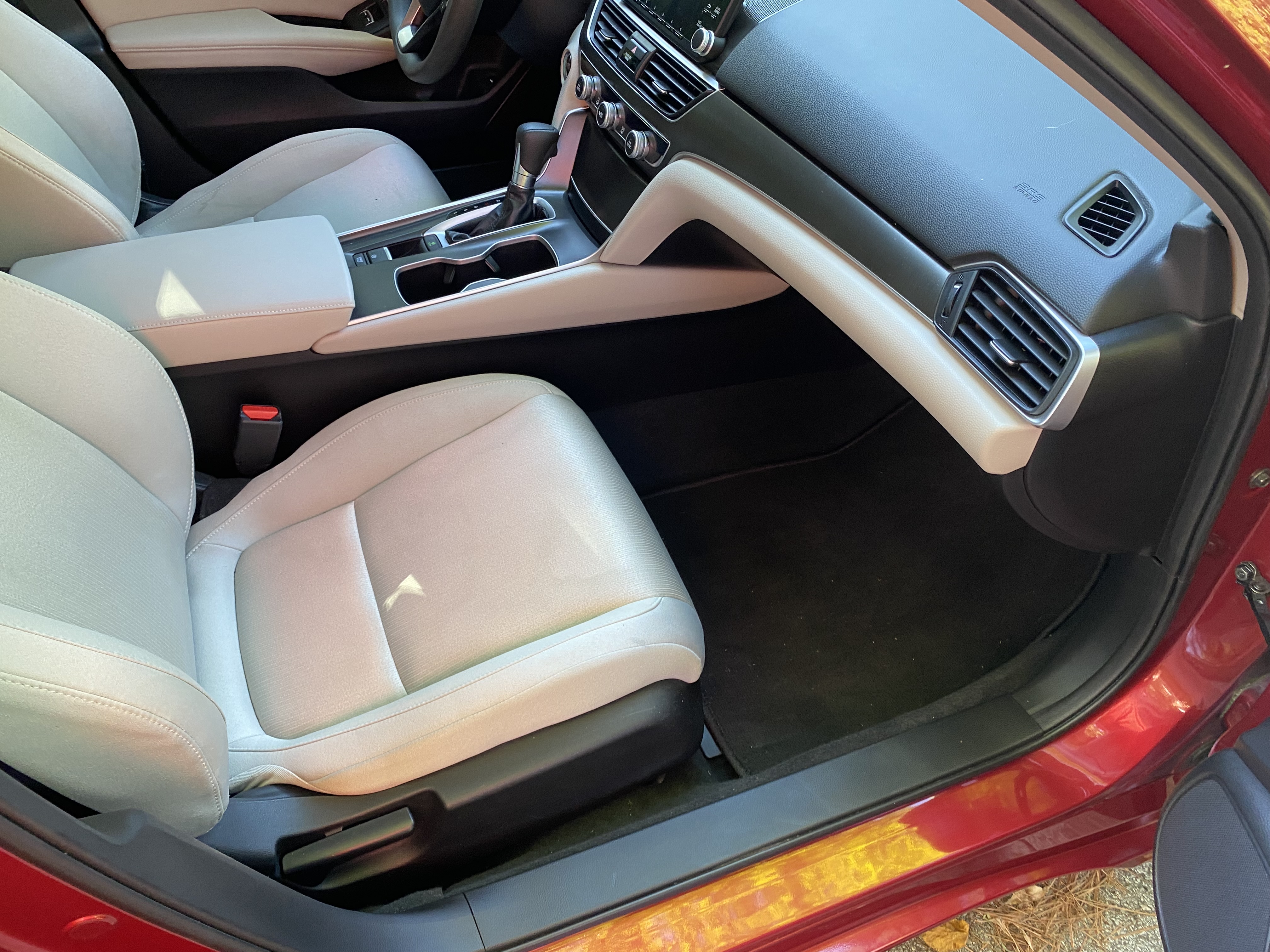 Used 2018 Honda Accord LX image 15