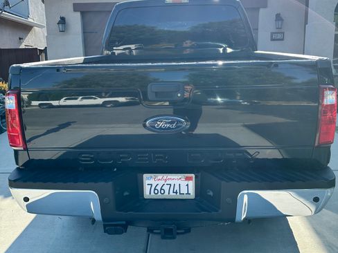 Used 2014 Ford F250 XLT w/ XLT Premium Package AWD/4WD image 4