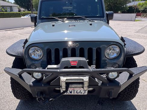 Used 2015 Jeep Wrangler Unlimited Rubicon AWD/4WD image 5