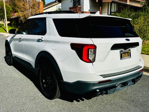 Used 2020 Ford Explorer ST w/ ST Street Pack image 6