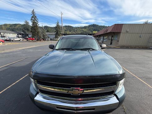 Used 2010 Chevrolet Silverado 1500 LT w/ Power Pack Plus image 9