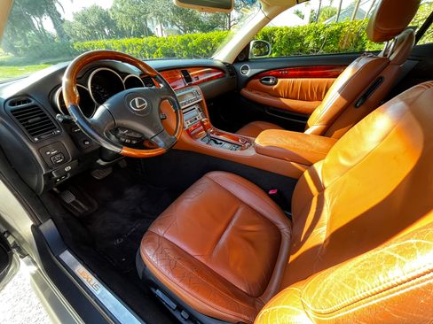 Used 2002 Lexus SC 430 Convertible image 5
