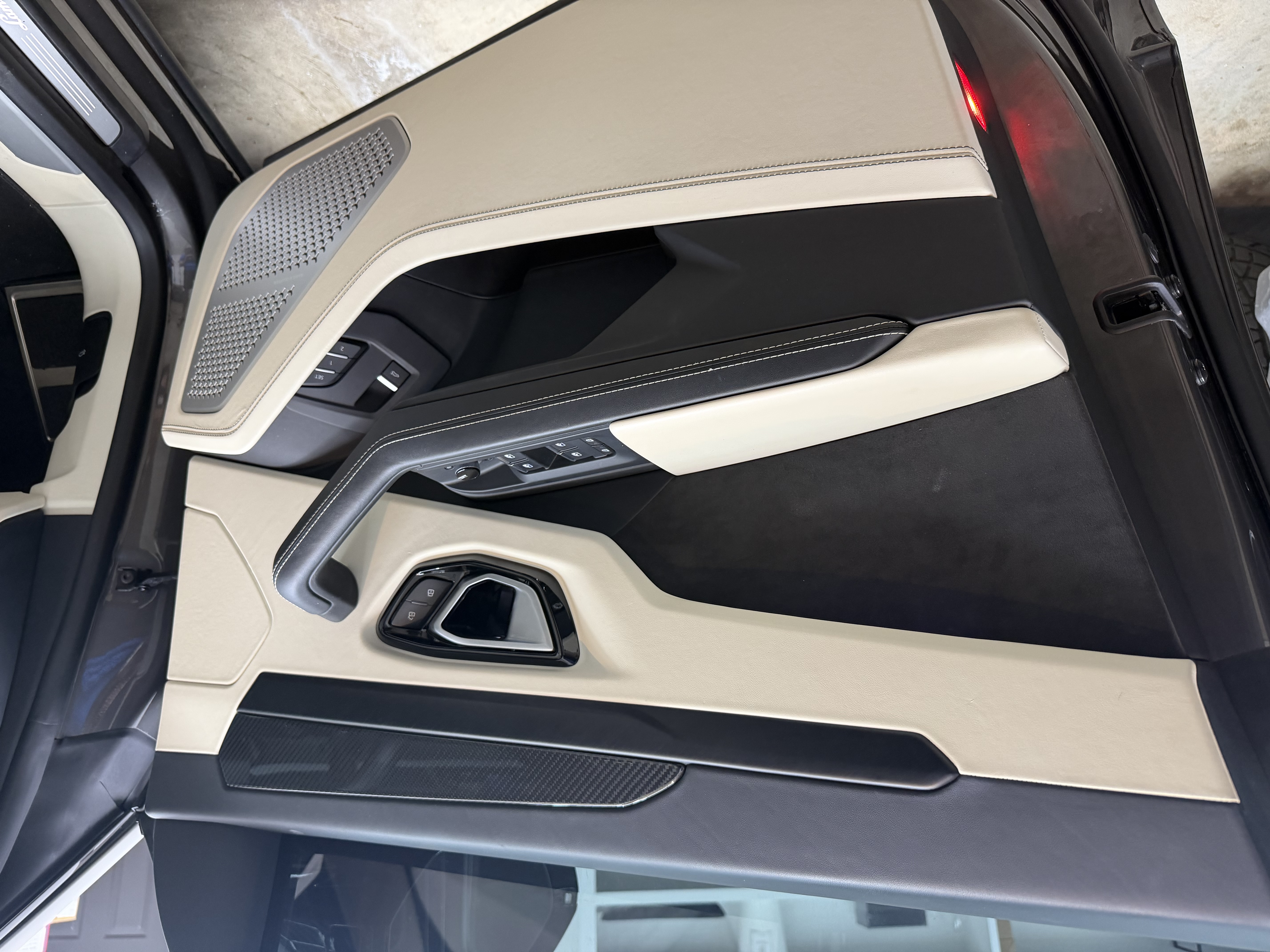 Used 2022 Lamborghini Urus AWD/4WD image 13