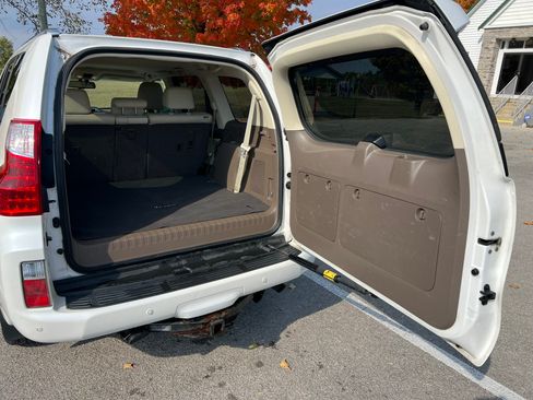 Used 2010 Lexus GX 460 image 9