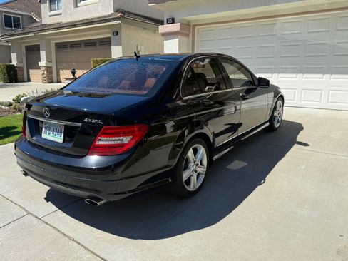 Used 2011 Mercedes-Benz C 300 C 300 4MATIC Luxury Sedan 4D image 9