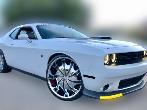 Used 2016 Dodge Challenger R/T Scat Pack image 2