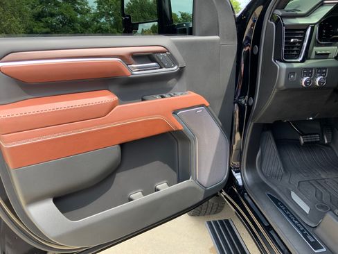 Used 2024 GMC Sierra 2500 Denali Ultimate image 15