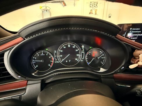 Used 2022 MAZDA MAZDA3 s image 9