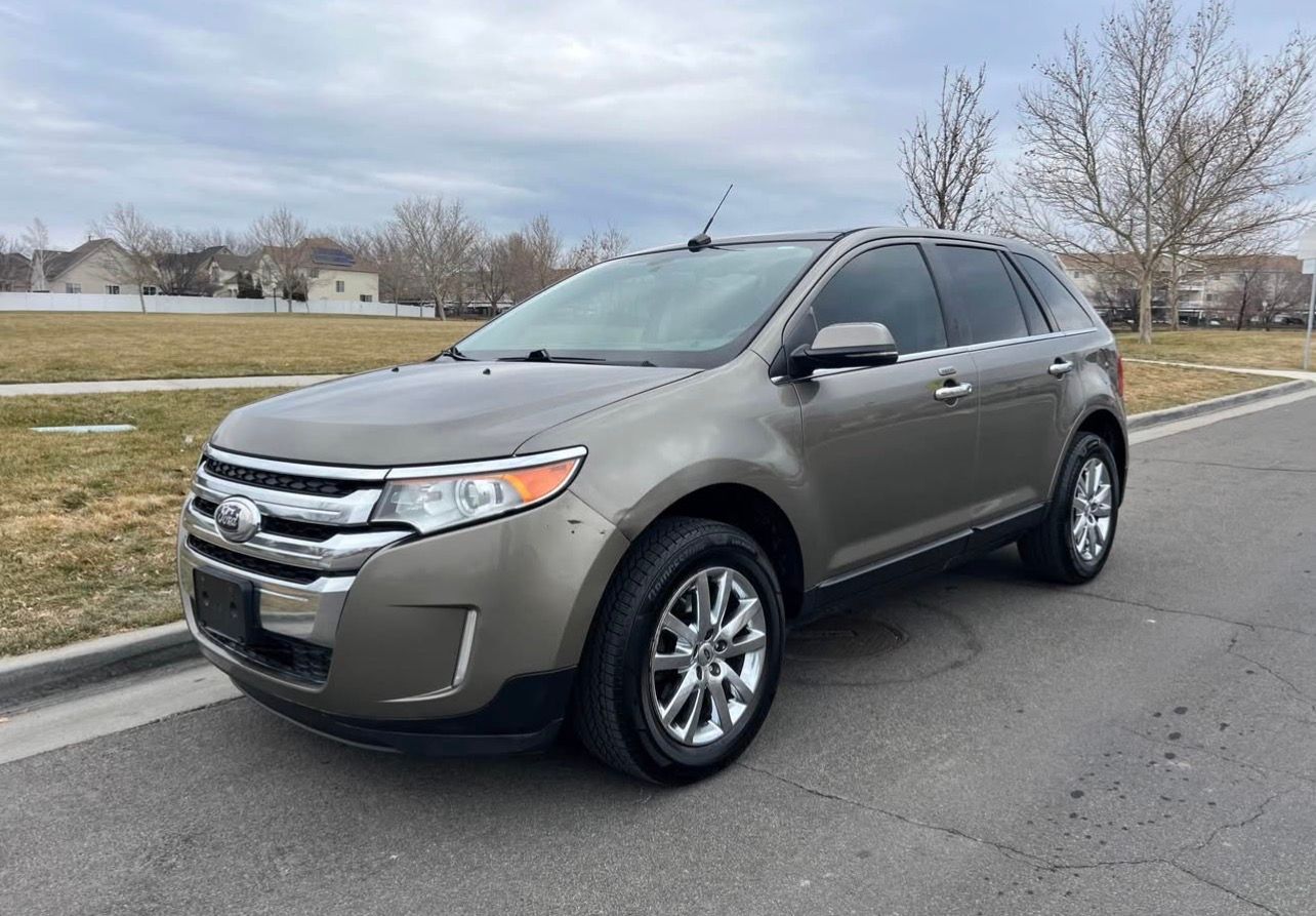 Used 2013 Ford Edge Limited AWD/4WD image 2