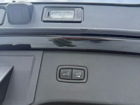 Used 2024 Porsche Cayenne image 15