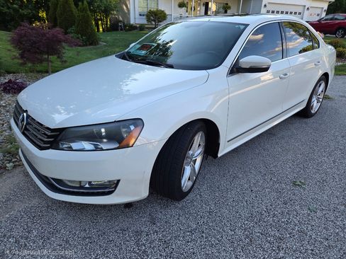 Used 2014 Volkswagen Passat TDI SEL Premium FWD image 1